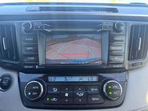 Used 2018 Toyota RAV4 XLE AWD/4WD image 30
