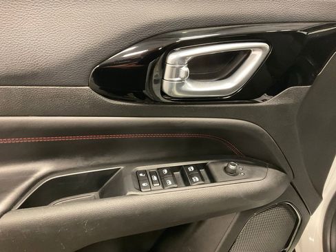 Used 2024 Jeep Compass Trailhawk image 15