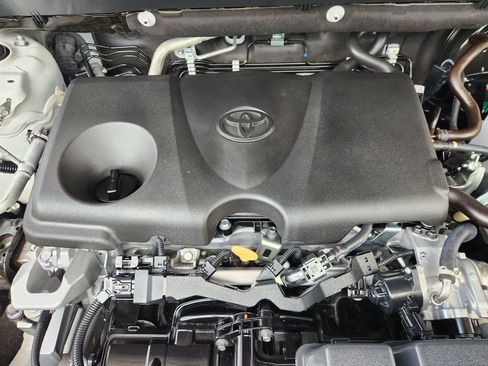 Used 2025 Toyota RAV4 LE FWD image 31