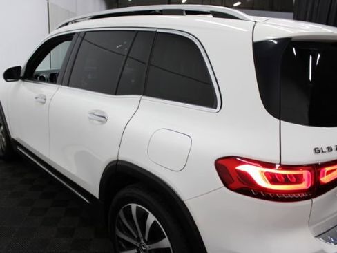 Used 2020 Mercedes-Benz GLB 250 4MATIC w/ Premium Package image 9
