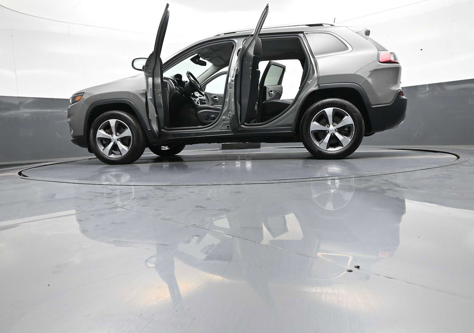 Used 2020 Jeep Cherokee Limited AWD/4WD image 49