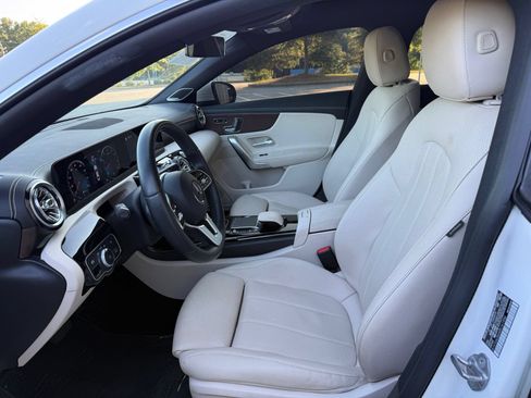 Used 2021 Mercedes-Benz CLA 250 image 36