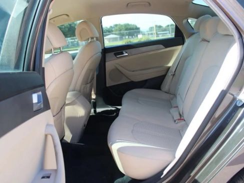 Used 2015 Hyundai Sonata SE FWD image 16