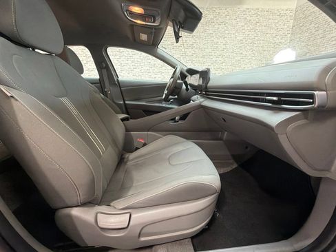 Certified 2023 Hyundai Elantra SEL w/ Convenience Package FWD image 11