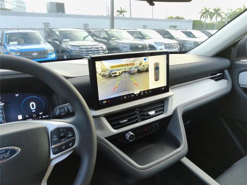 New 2026 Ford Explorer Active RWD image 18