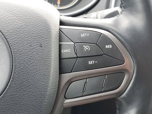 Used 2021 Jeep Cherokee Latitude Lux w/ Comfort/Convenience Group AWD/4WD image 24