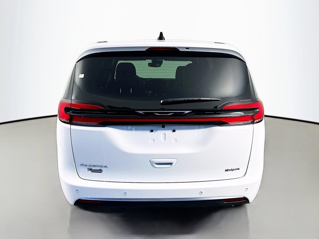 New 2027 Chrysler Pacifica Select w/ Family Tech Group FWD image 6