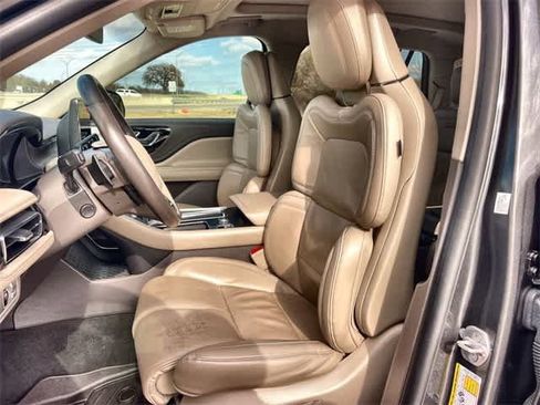 Used 2020 Lincoln Aviator Reserve w/ Equipment Group 202A image 11