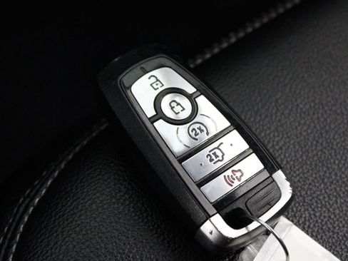 Used 2020 Ford Explorer XLT w/ Equipment Group 202A image 29