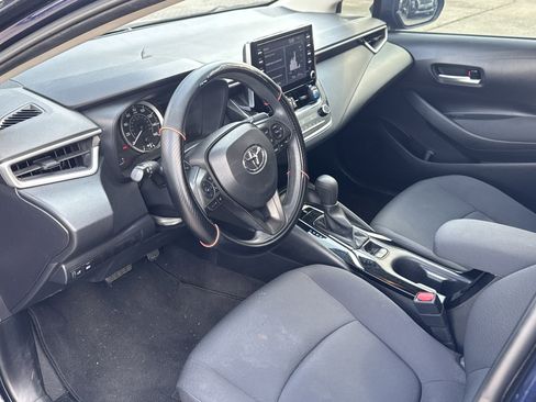 Used 2020 Toyota Corolla LE FWD image 5