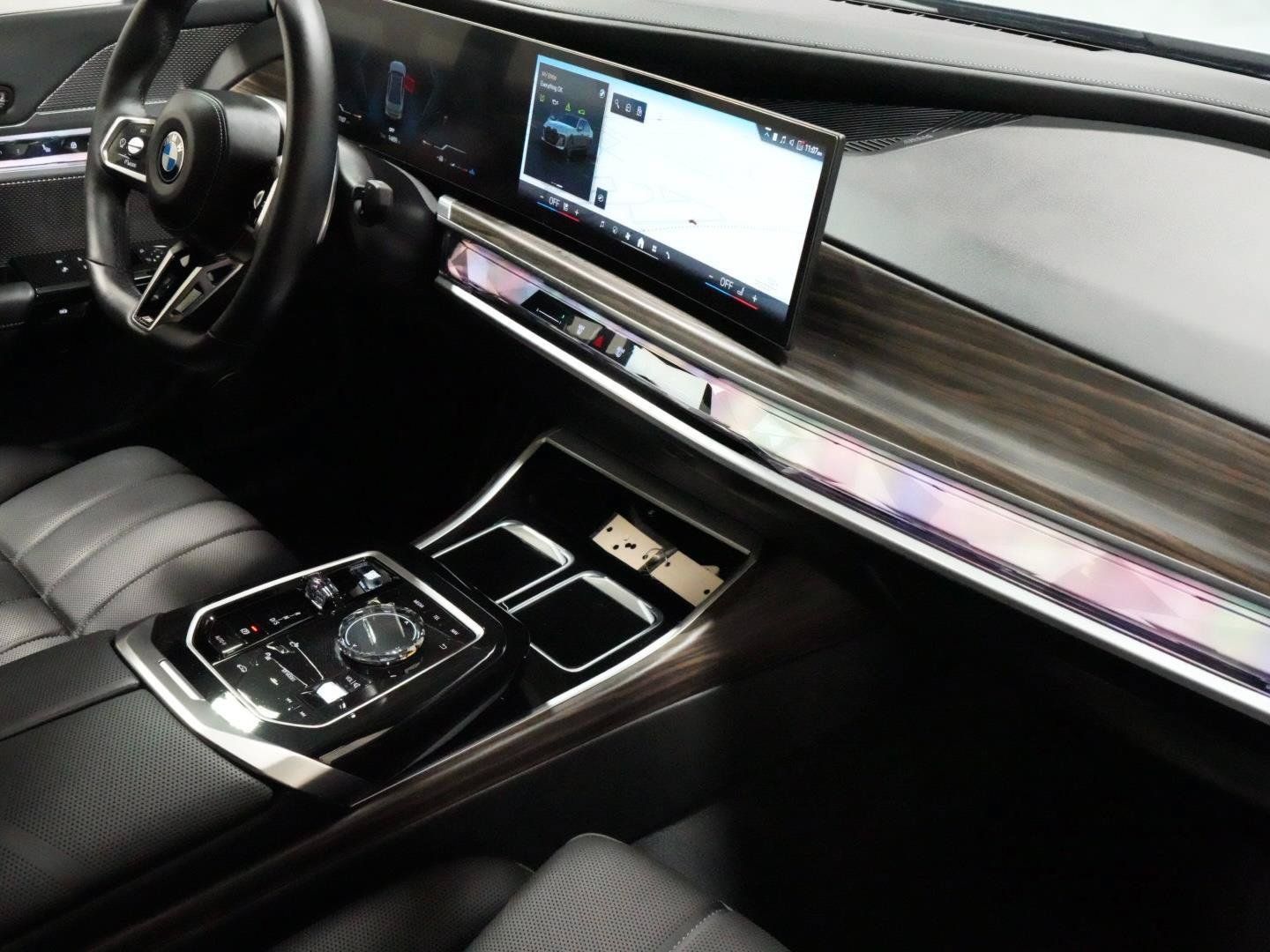 Used 2024 BMW 760i xDrive w/ Executive Package AWD/4WD image 6