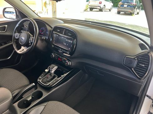 Used 2020 Kia Soul EX w/ Option Group 015 FWD image 21