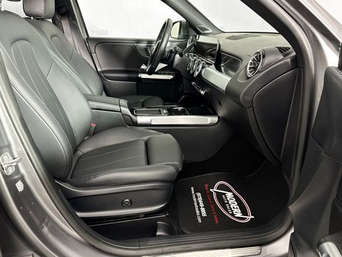 Used 2024 Mercedes-Benz GLB 250 4MATIC image 31