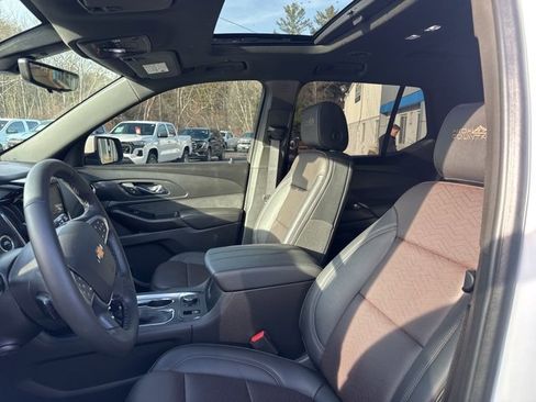 Used 2023 Chevrolet Traverse High Country w/ LPO, Floor Liner Package image 9