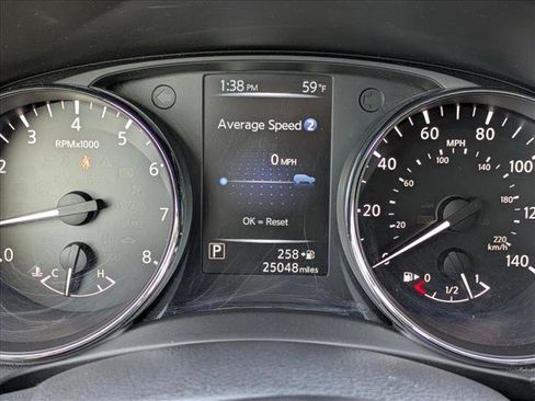 Used 2017 Nissan Rogue SV image 11