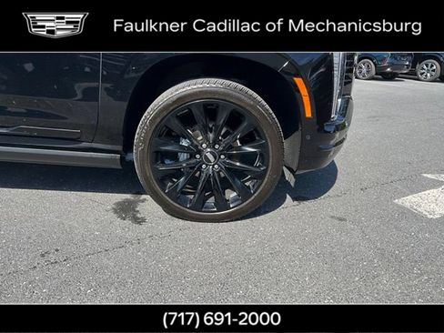 Used 2026 Cadillac Escalade Platinum Sport w/ LPO, ONYX Package AWD/4WD image 41