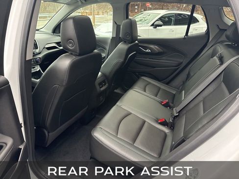 Used 2022 GMC Terrain SLT image 23