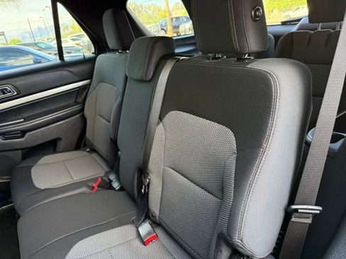 Used 2018 Ford Explorer XLT w/ Equipment Group 201A FWD image 44