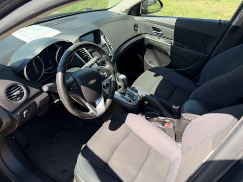 Used 2013 Chevrolet Cruze Eco w/ Enhanced Safety Package FWD image 9