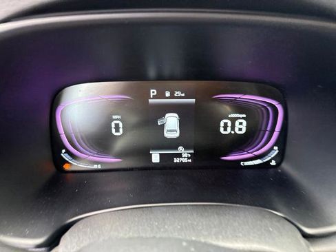 Used 2025 Kia Soul LX w/ LX Technology Package FWD image 6