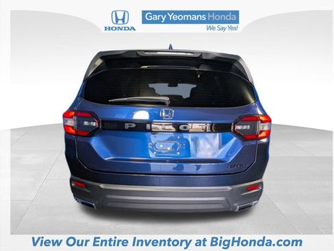 Used 2025 Honda Pilot Sport image 7