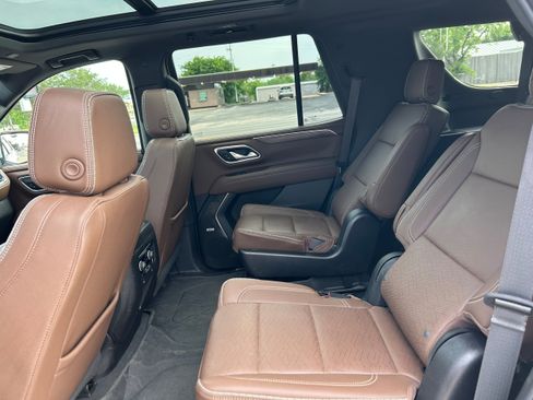 Used 2023 Chevrolet Tahoe High Country AWD/4WD image 36