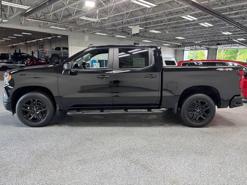 Used 2023 Chevrolet Silverado 1500 RST w/ Rally Edition AWD/4WD image 4