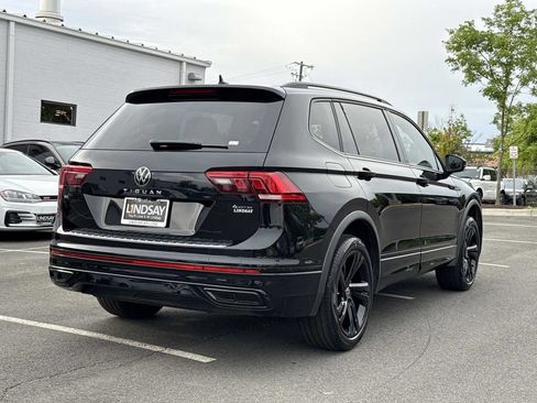 Used 2024 Volkswagen Tiguan SE R-Line AWD/4WD image 3