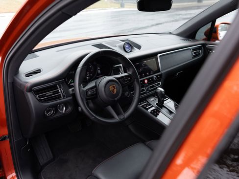 Used 2022 Porsche Macan GTS w/ Premium Package Plus image 16