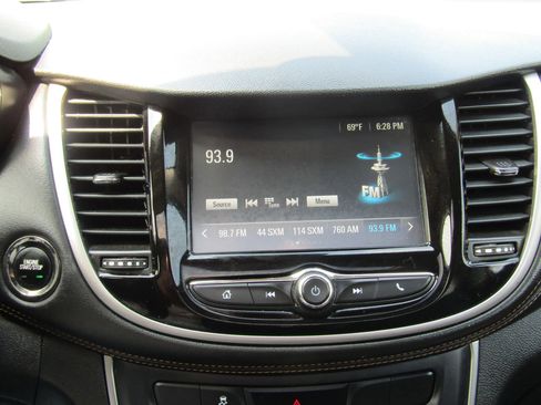 Used 2017 Chevrolet Trax LT w/ Sun & Sound Package FWD image 25