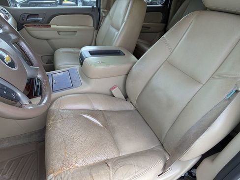 Used 2011 Chevrolet Suburban LTZ image 13