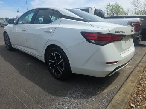 Used 2025 Nissan Sentra SV image 9