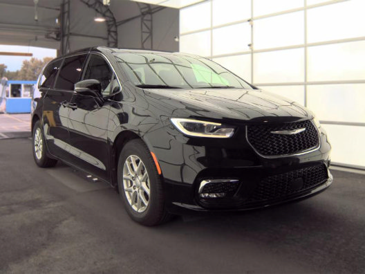 Used 2025 Chrysler Pacifica Select FWD image 6