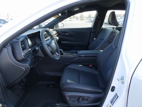 Used 2026 Toyota Crown XLE image 17