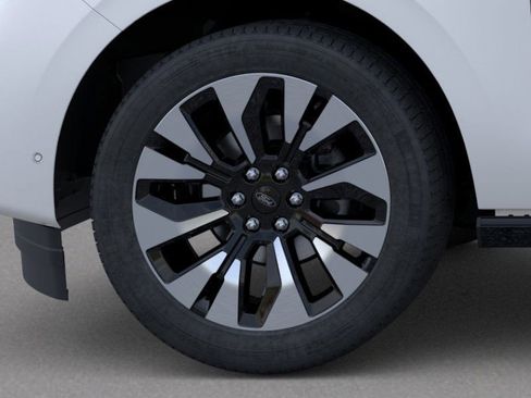 New 2025 Ford Expedition Platinum w/ Driver's Package image 21