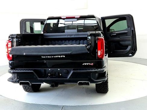 Used 2023 GMC Sierra 1500 AT4 w/ AT4 Premium Package AWD/4WD image 11