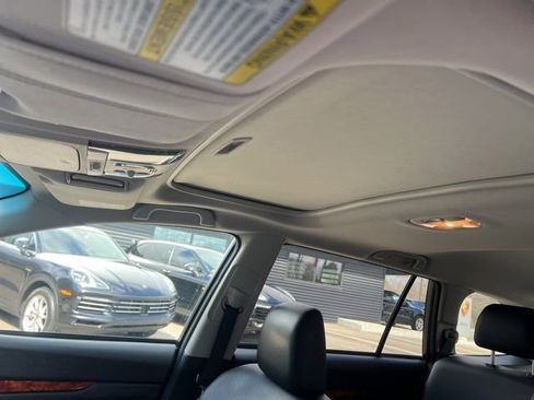 Used 2011 Subaru Outback 2.5i Limited w/ PWR Moonroof Pkg image 6