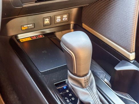 New 2026 Toyota Camry Hybrid FWD image 25