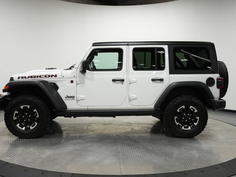 Used 2024 Jeep Wrangler Unlimited Rubicon w/ Convenience Group AWD/4WD image 5