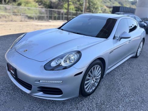 Used 2014 Porsche Panamera image 17