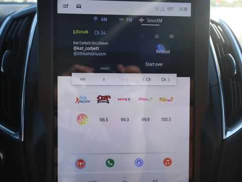 Used 2024 Ford Edge Titanium w/ Titanium Elite Package image 19