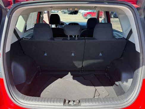 Used 2025 Kia Soul LX w/ LX Technology Package FWD image 31