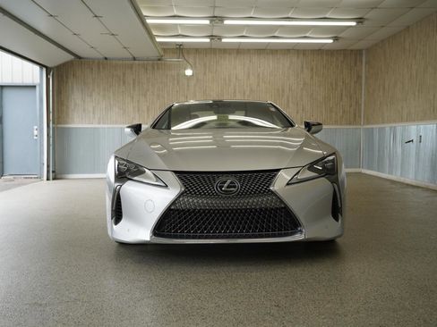 Used 2018 Lexus LC 500 Coupe w/ Performance Package RWD image 2