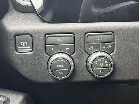 New 2026 GMC Sierra 1500 Elevation image 17