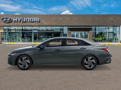 New 2026 Hyundai Elantra Limited FWD image 3