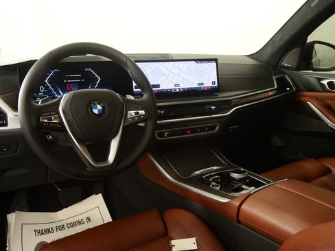 Used 2024 BMW X5 xDrive40i w/ Executive Package image 18