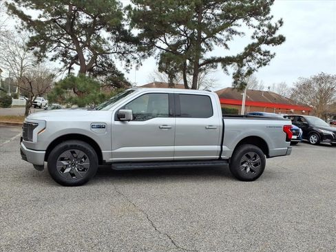 Used 2024 Ford F150 Lightning Lariat image 5