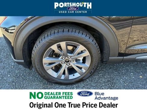 Certified 2022 Ford Explorer XLT w/ Equipment Group 202A image 32