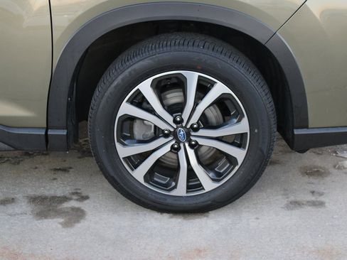 Used 2023 Subaru Forester Limited image 30