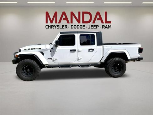 Used 2024 Jeep Gladiator Sport AWD/4WD image 8